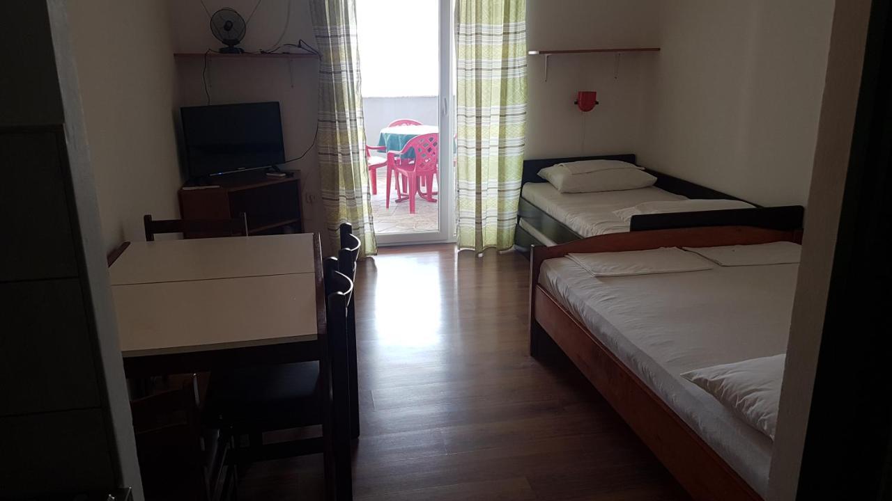 Apartments Mia Pag Паг Екстер'єр фото