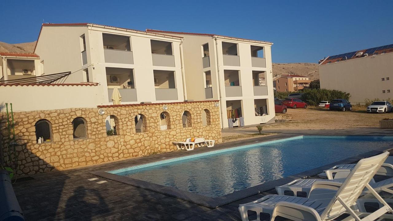 Apartments Mia Pag Паг Екстер'єр фото