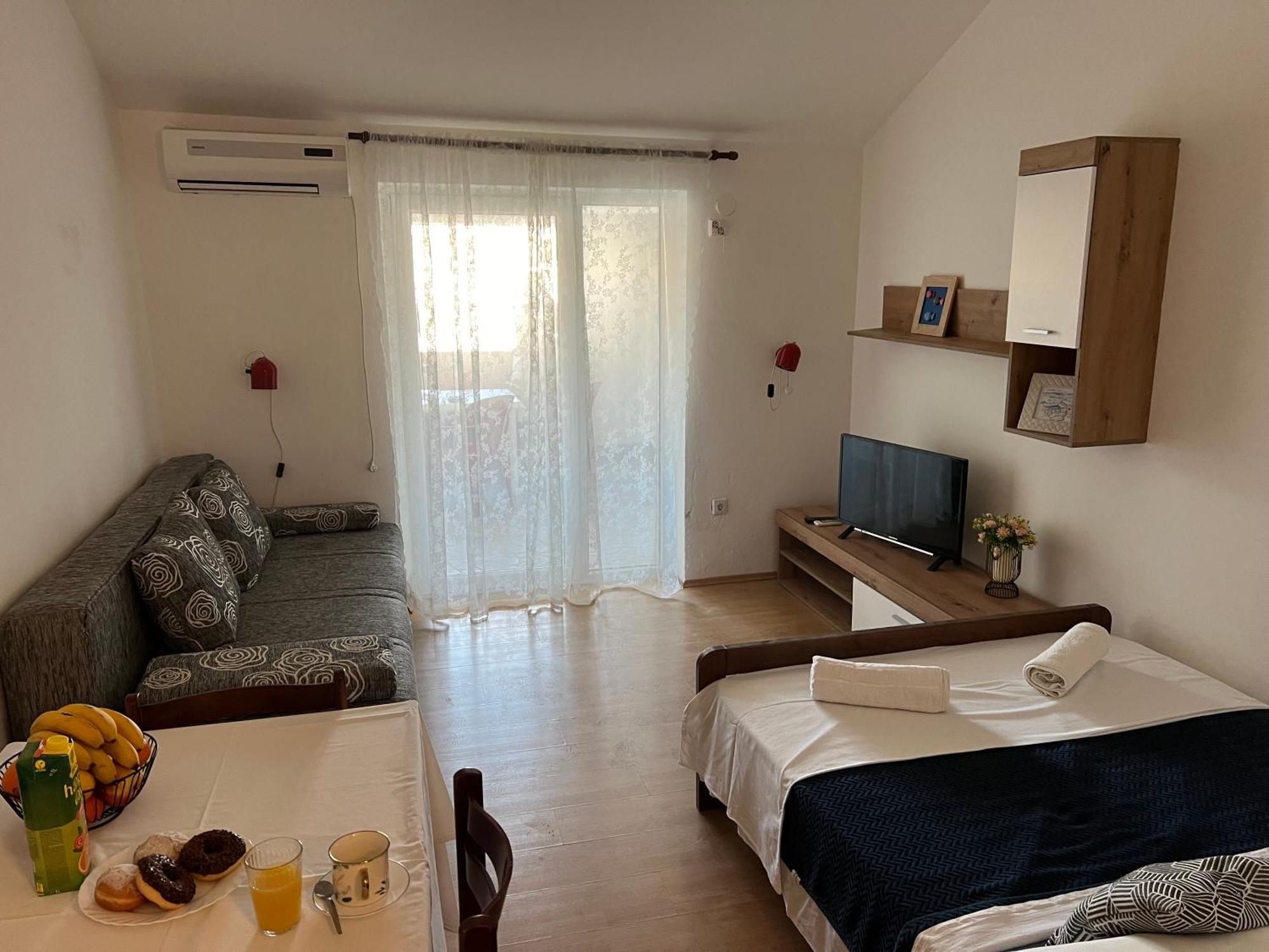 Apartments Mia Pag Паг Екстер'єр фото