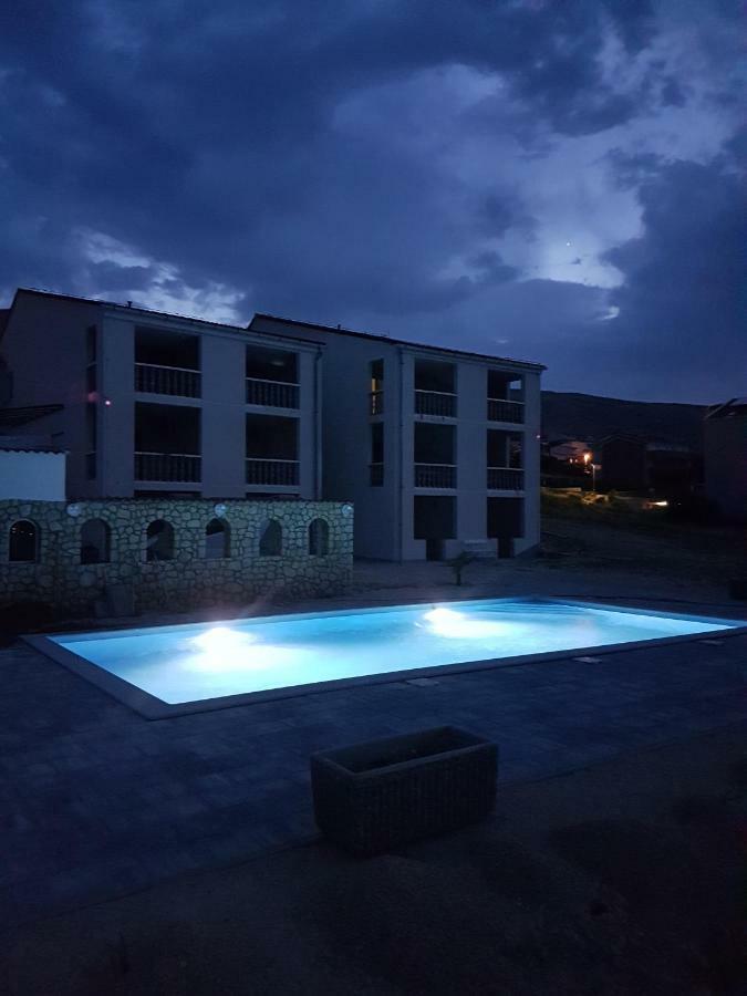 Apartments Mia Pag Паг Екстер'єр фото